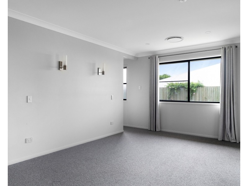 29 Pugh Street, Middle Ridge QLD 4350