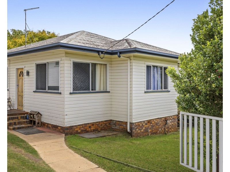 45 Hillview Avenue, Newtown QLD 4350