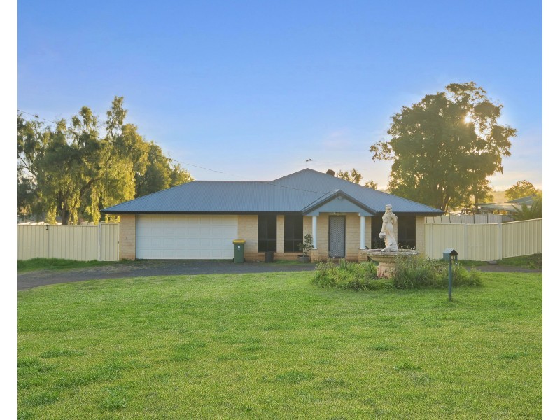 11 Goombungee Road, Kingsthorpe QLD 4400