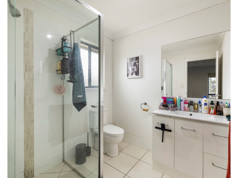 4 McInnes Crescent, Glenvale QLD 4350