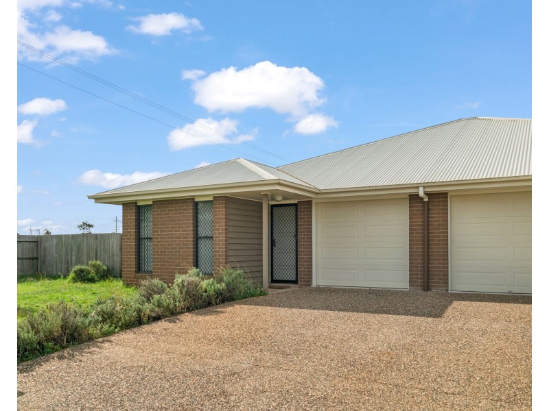 Unit 1/2 Nash Drive, Glenvale QLD 4350