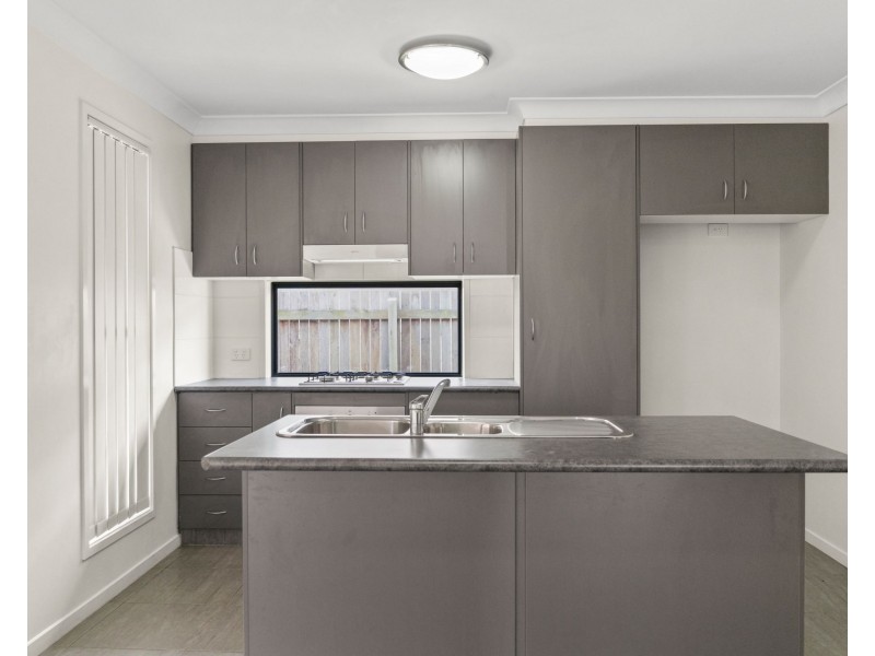 Unit 1/2 Nash Drive, Glenvale QLD 4350