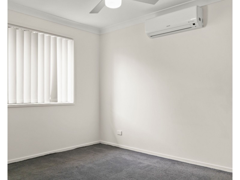 Unit 1/2 Nash Drive, Glenvale QLD 4350