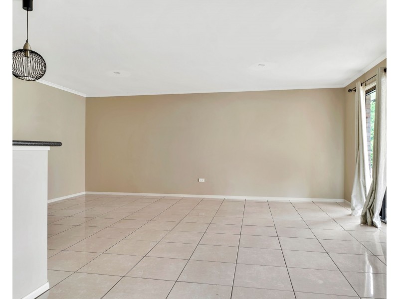 19 Prime Minister Drive, Middle Ridge QLD 4350