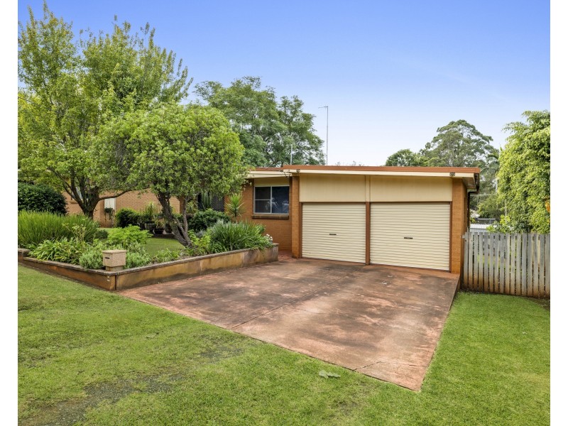 16 Hazzard Street, Centenary Heights QLD 4350