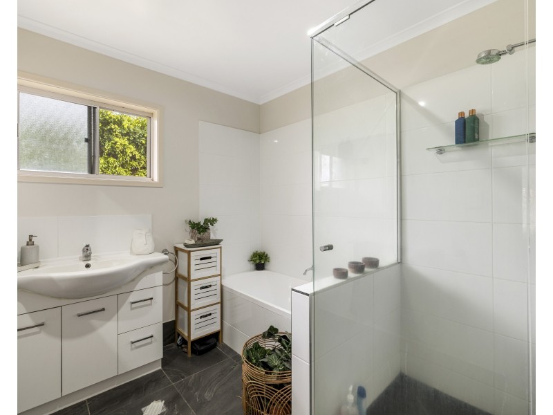 16 Hazzard Street, Centenary Heights QLD 4350