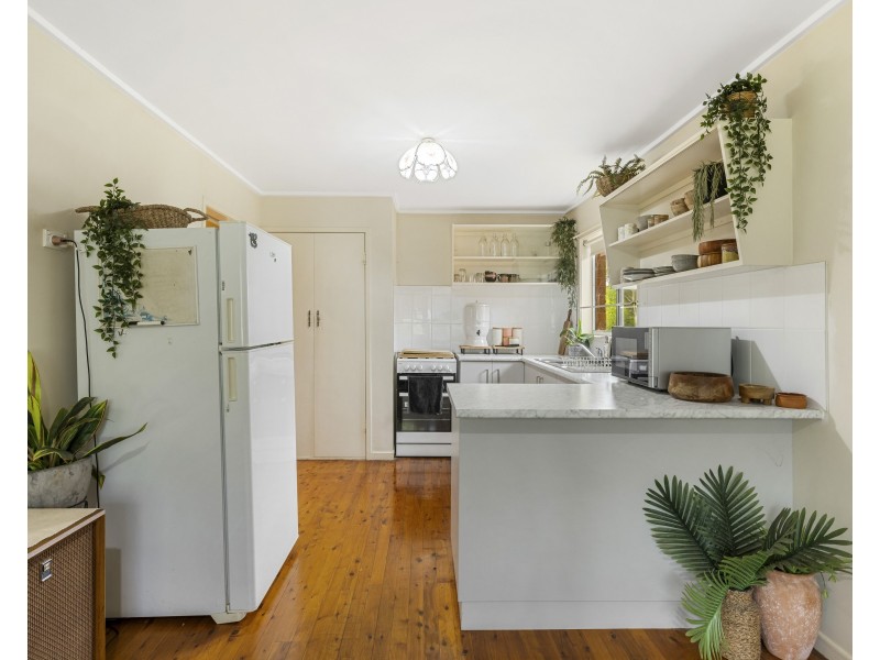 16 Hazzard Street, Centenary Heights QLD 4350