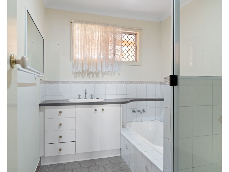 15 Challenor Street, Rockville QLD 4350