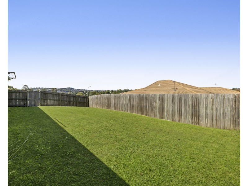 28 Alpine Court, Cranley QLD 4350