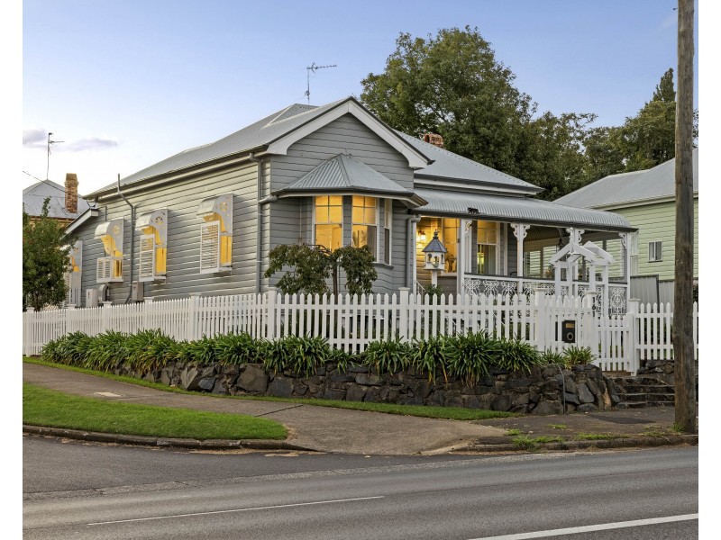 161 West Street, Newtown QLD 4350