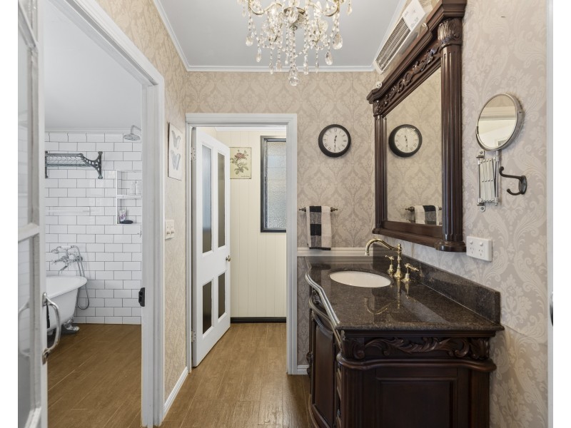 161 West Street, Newtown QLD 4350