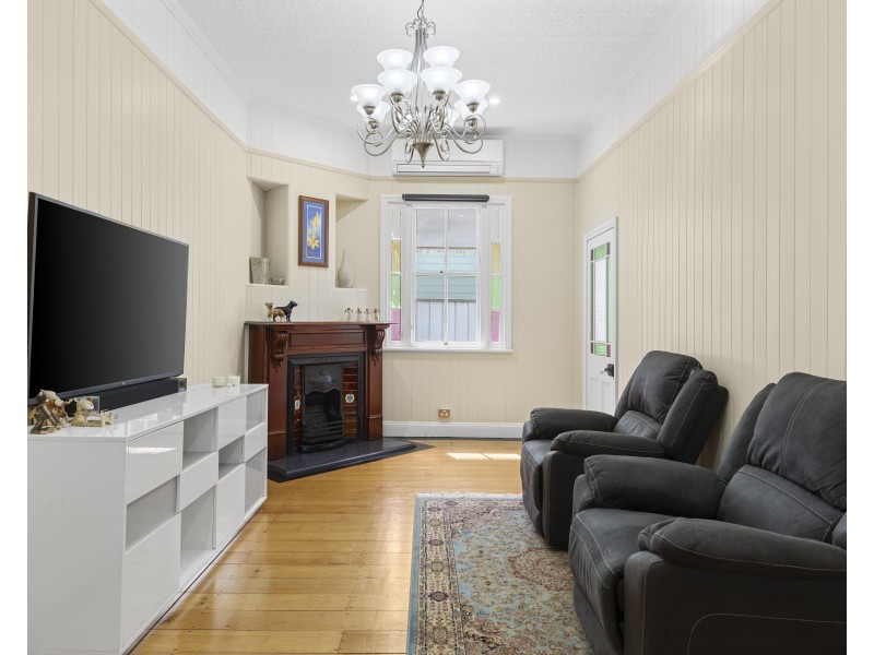 161 West Street, Newtown QLD 4350