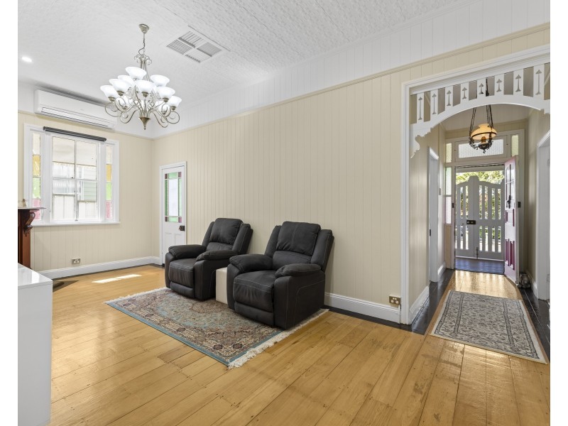 161 West Street, Newtown QLD 4350