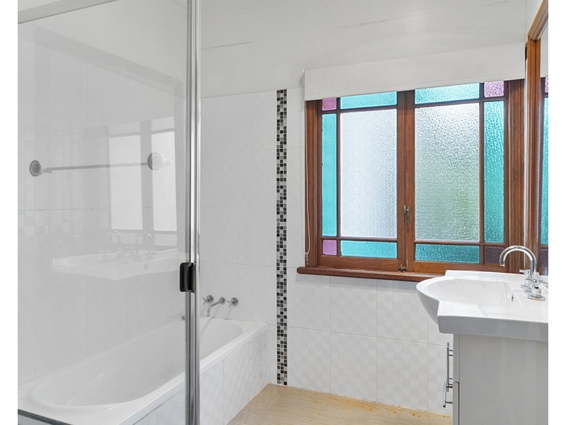 37 Moloney Street, North Toowoomba QLD 4350