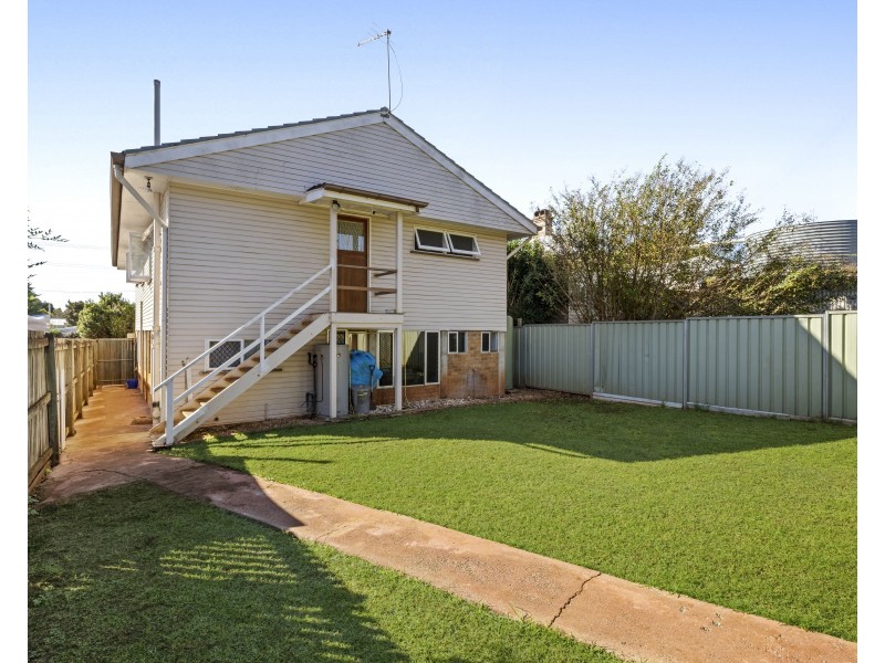 131A Holberton Street, Newtown QLD 4350