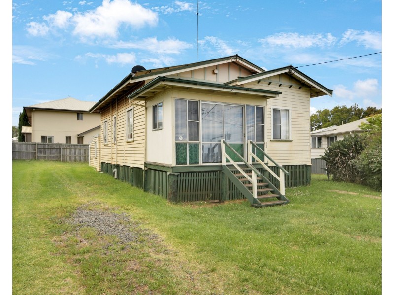 339 Margaret Street, Newtown QLD 4350