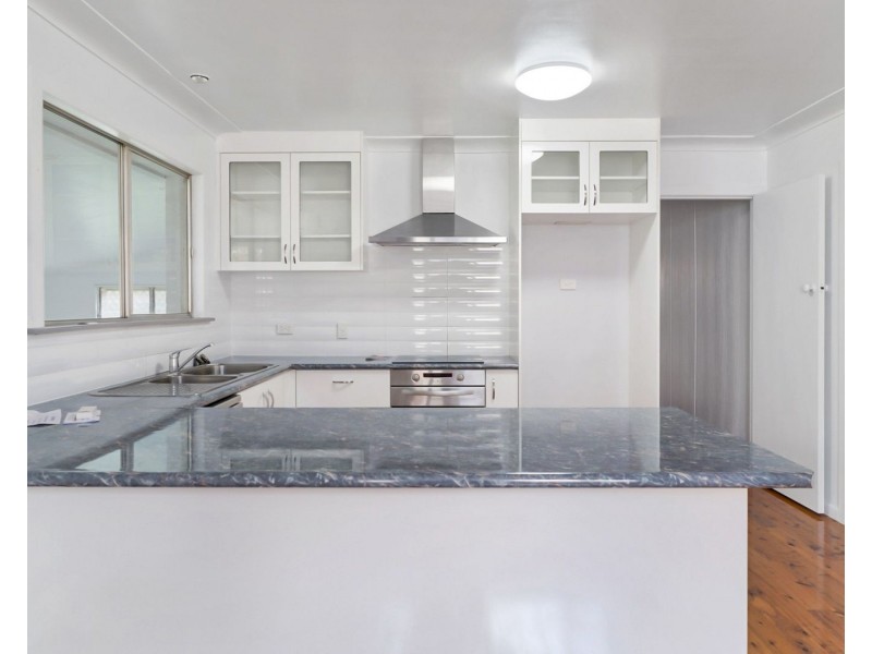 54 Wallace Street, Newtown QLD 4350