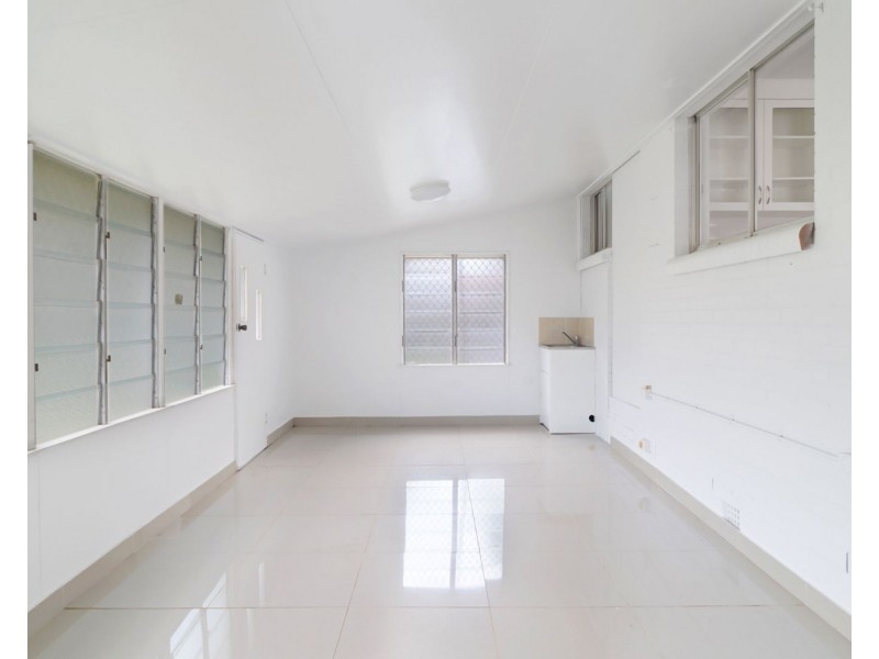 54 Wallace Street, Newtown QLD 4350