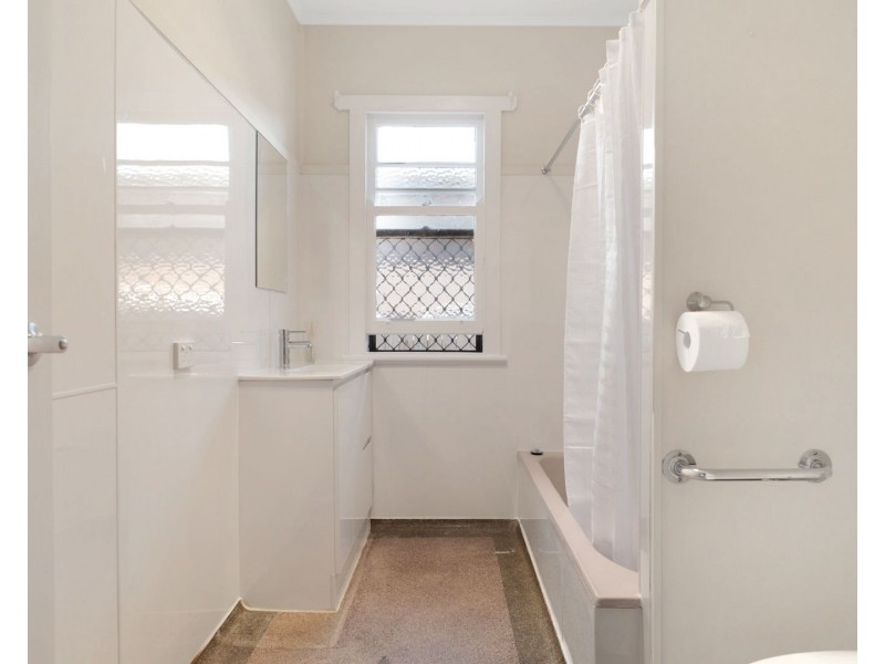 291 West Street, Harristown QLD 4350