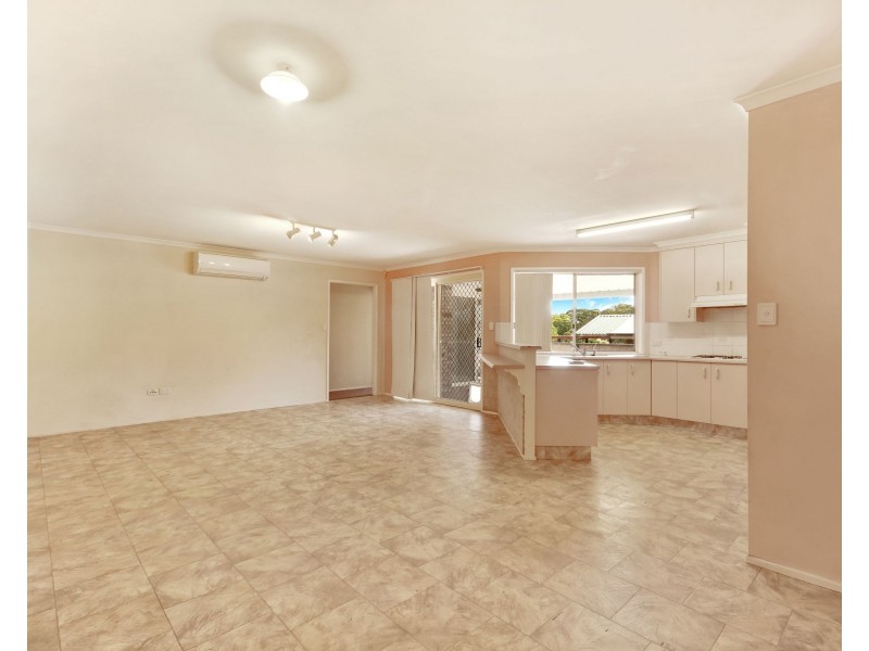 34 Catalina Drive, Wilsonton QLD 4350