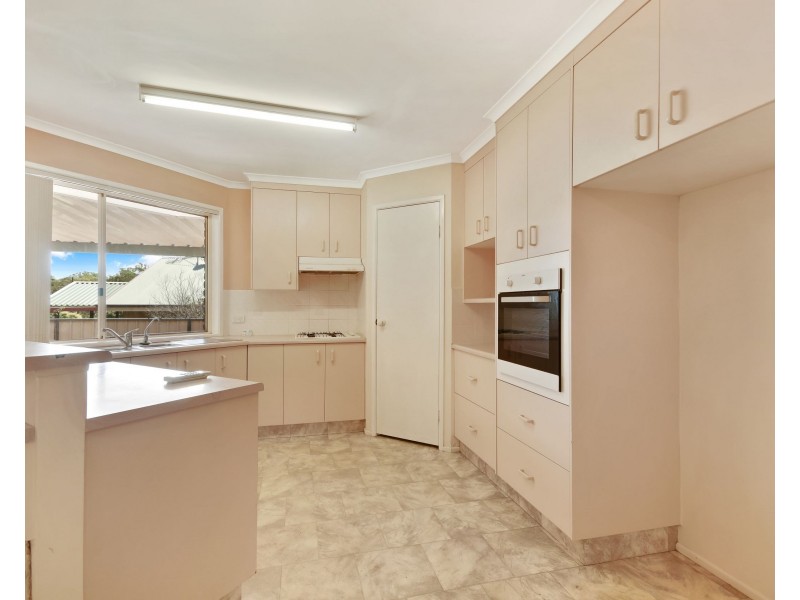 34 Catalina Drive, Wilsonton QLD 4350