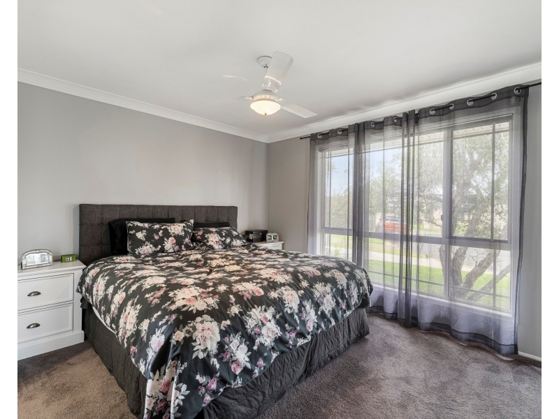 6 Hanna Court, Westbrook QLD 4350