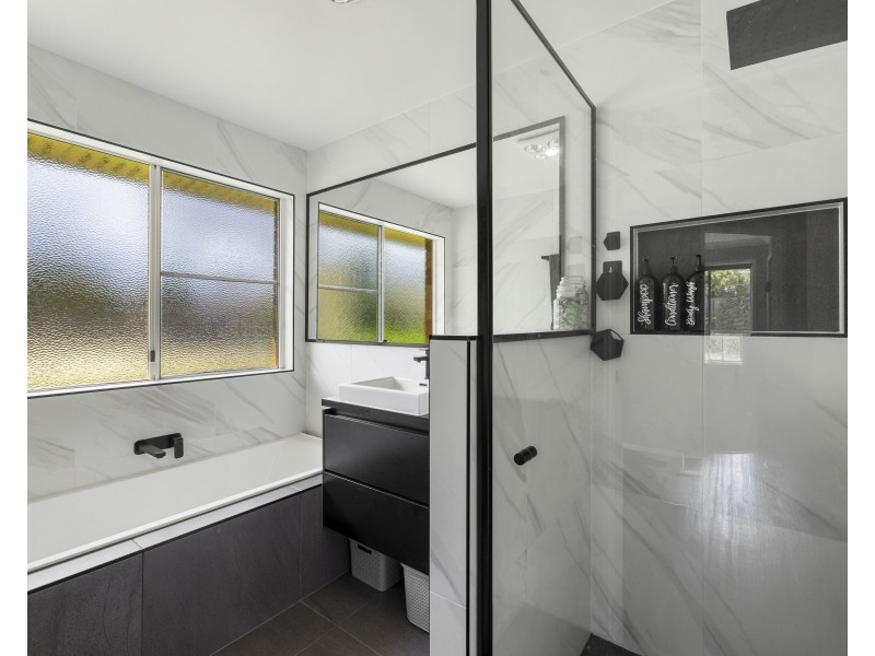 6 Hanna Court, Westbrook QLD 4350