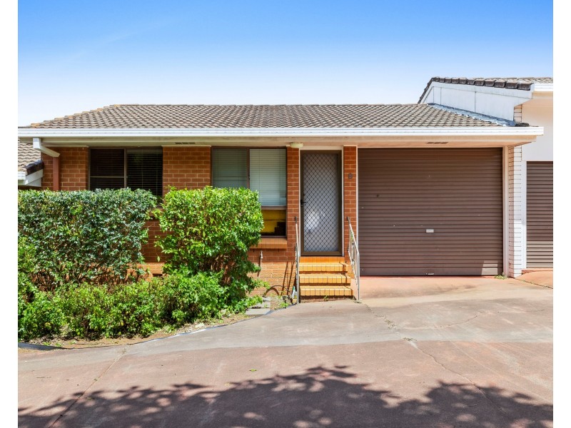 Unit 8/56 North Street, Mount Lofty QLD 4350