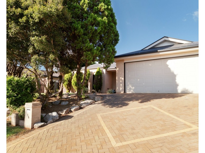 36 Banksdale Drive, Middle Ridge QLD 4350
