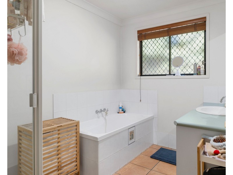 36 Banksdale Drive, Middle Ridge QLD 4350