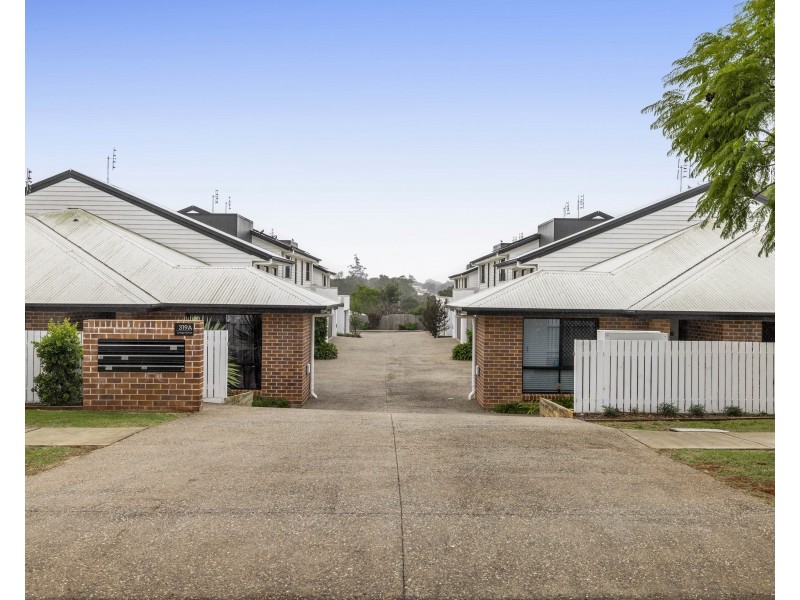 Unit 8/319a Bridge Street, Newtown QLD 4350