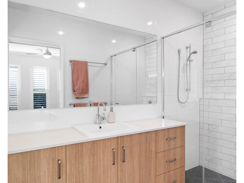 Unit 2/59 Jellicoe Street, Mount Lofty QLD 4350