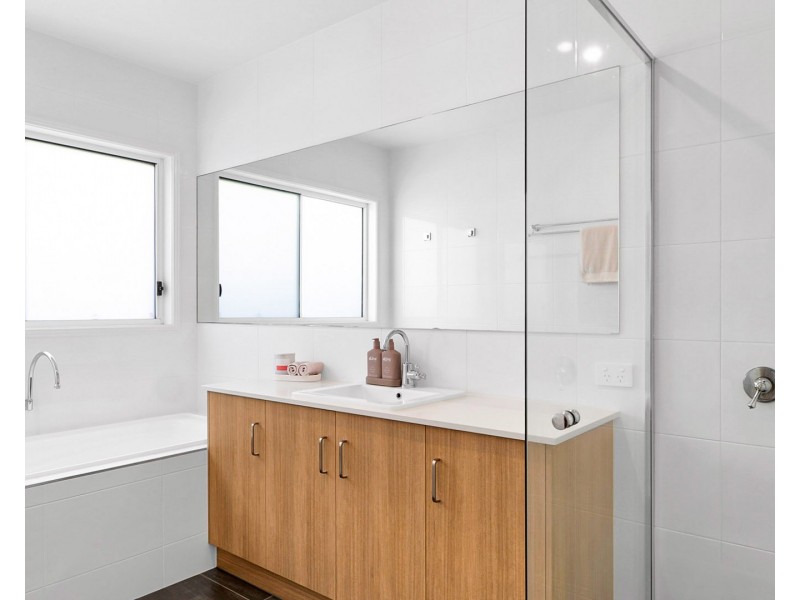 Unit 2/59 Jellicoe Street, Mount Lofty QLD 4350