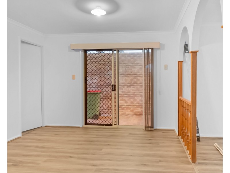 Unit 1/16 Ruth Street, Centenary Heights QLD 4350