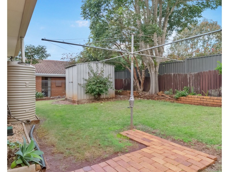 Unit 1/16 Ruth Street, Centenary Heights QLD 4350