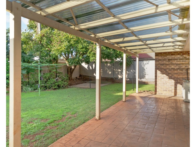 39 Gainsborough Drive, Glenvale QLD 4350