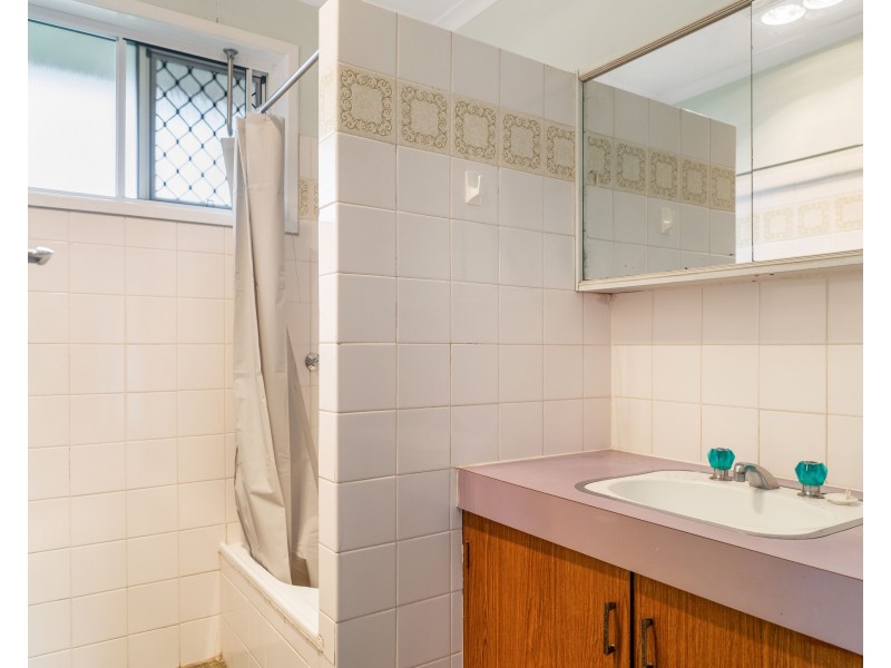 Unit 2/12 Paradise Street, Harristown QLD 4350
