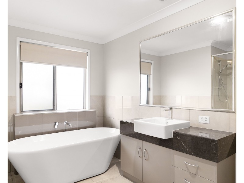 8 Eadie St, Kearneys Spring QLD 4350