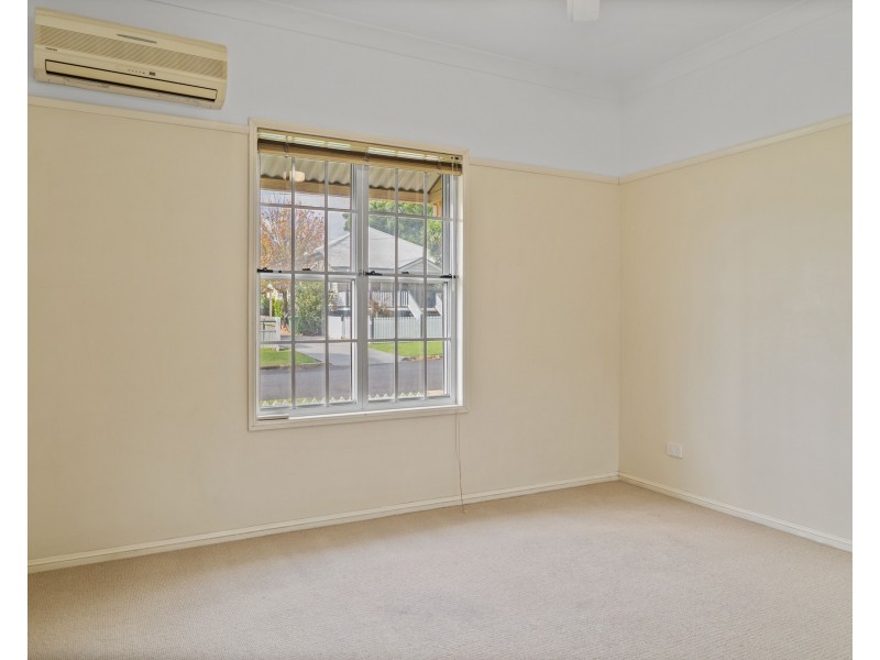 Unit 2/1A Dally Street, South Toowoomba QLD 4350