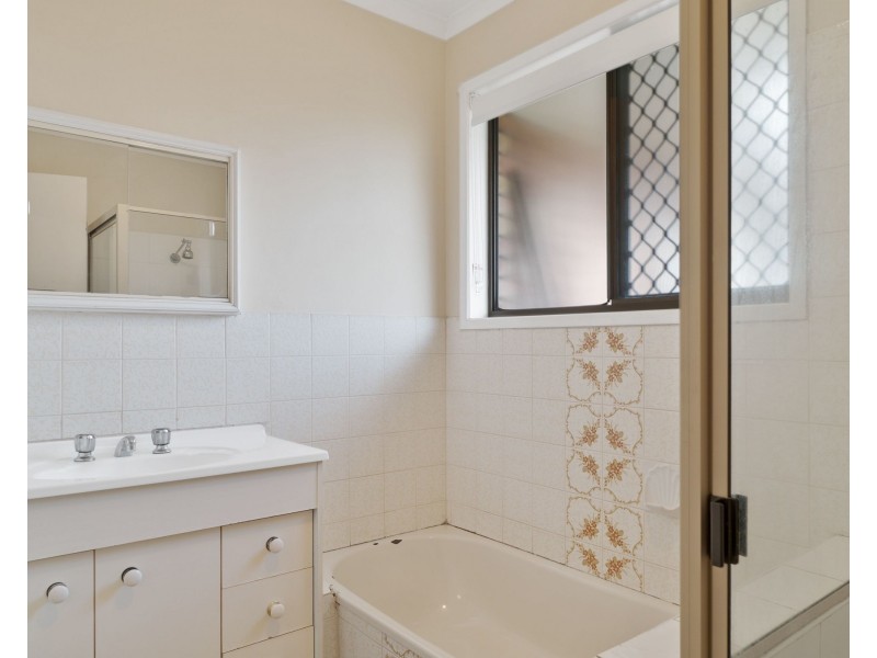 11 Ansett Court, Wilsonton QLD 4350