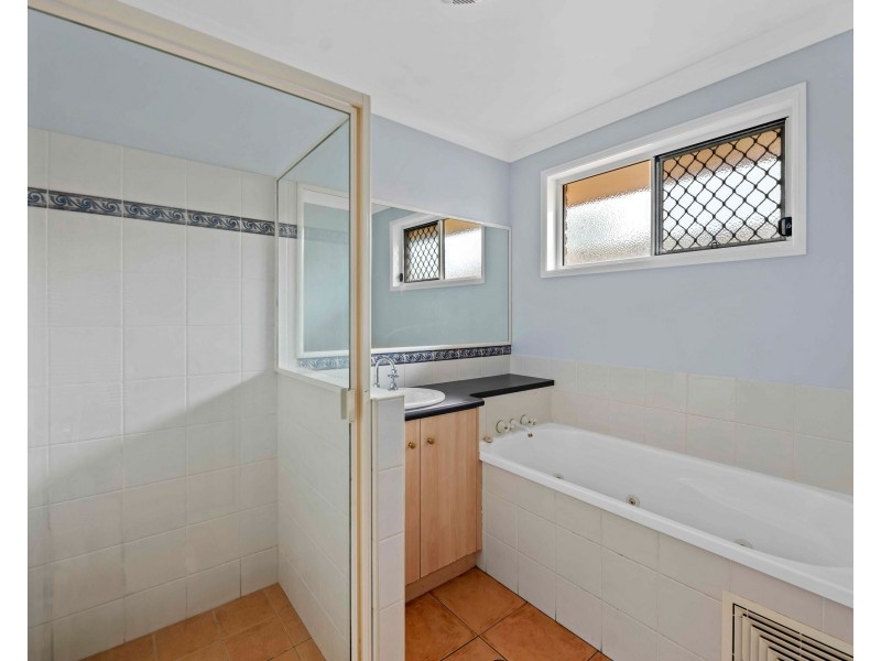 Unit 2/76 Platz Street, Darling Heights QLD 4350