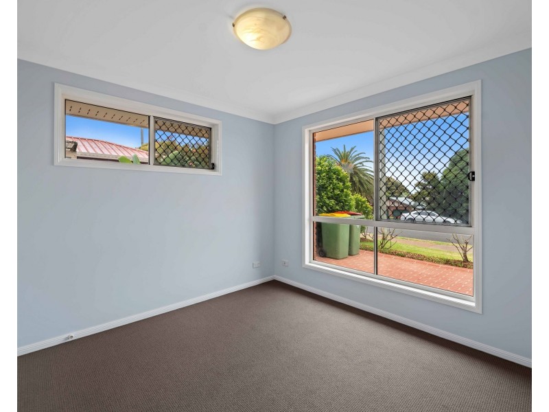 Unit 2/76 Platz Street, Darling Heights QLD 4350