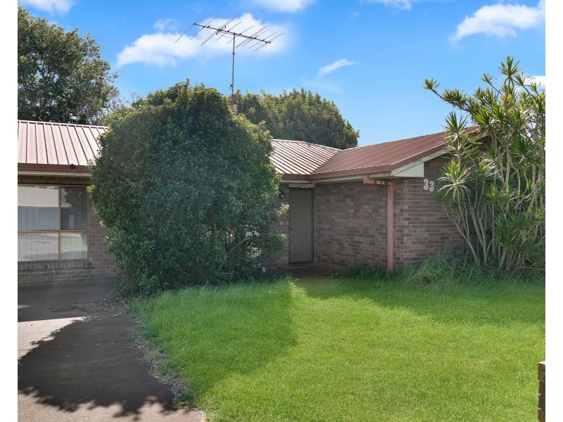 33 Riethmuller Street, Kearneys Spring QLD 4350