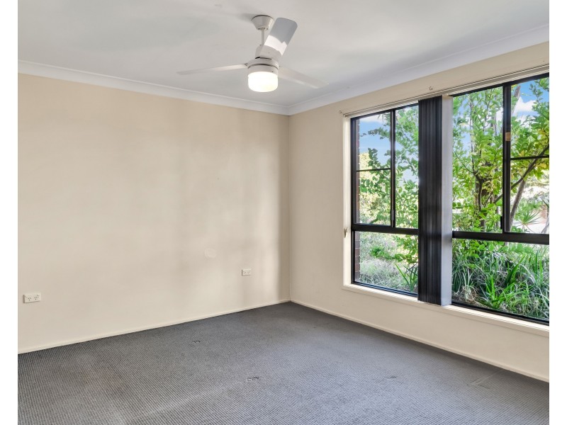 33 Riethmuller Street, Kearneys Spring QLD 4350