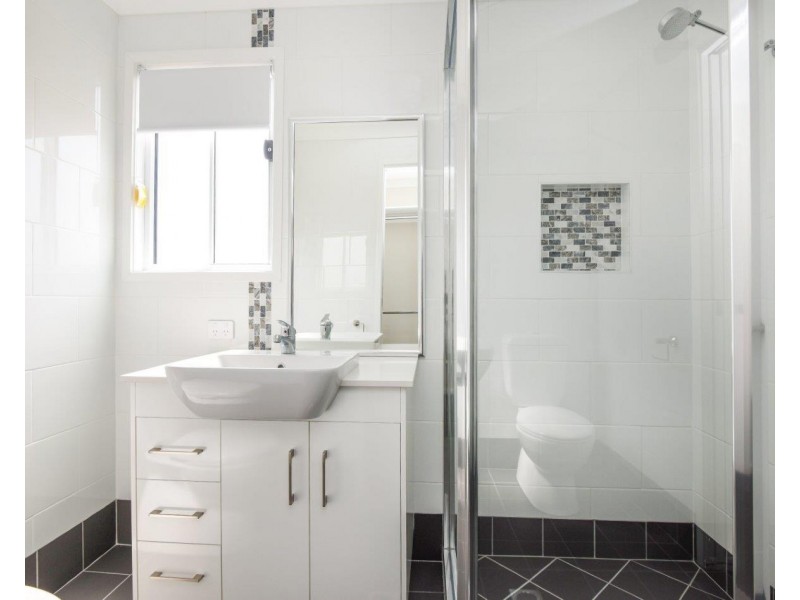 Unit 2/12 Kershaw Close, Cranley QLD 4350