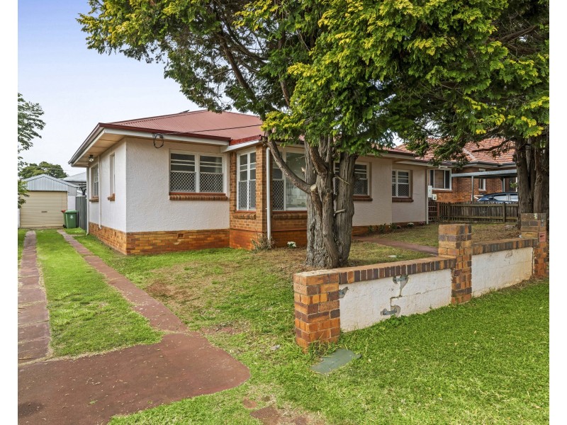 22 Hillview Avenue, Newtown QLD 4350