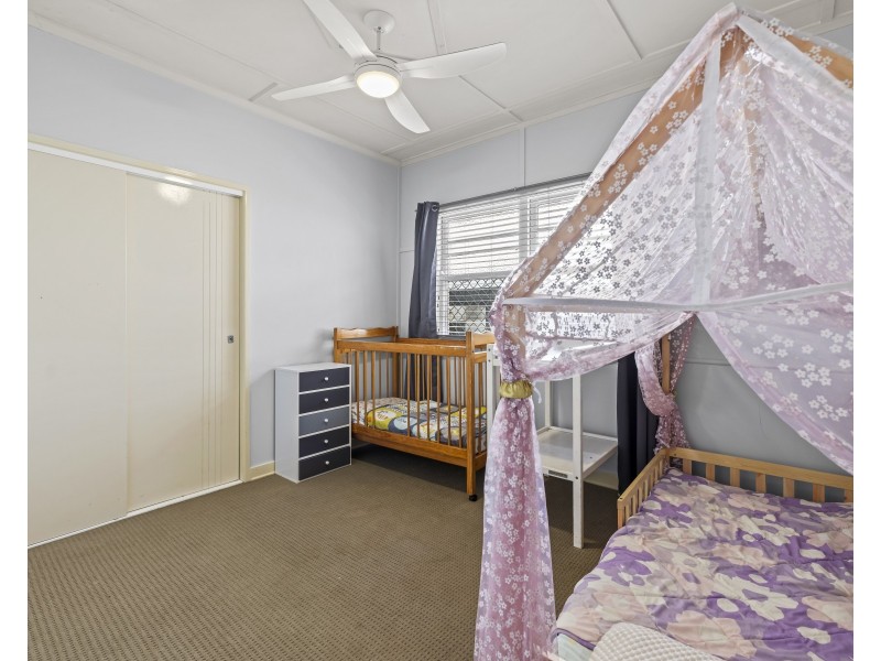 22 Hillview Avenue, Newtown QLD 4350