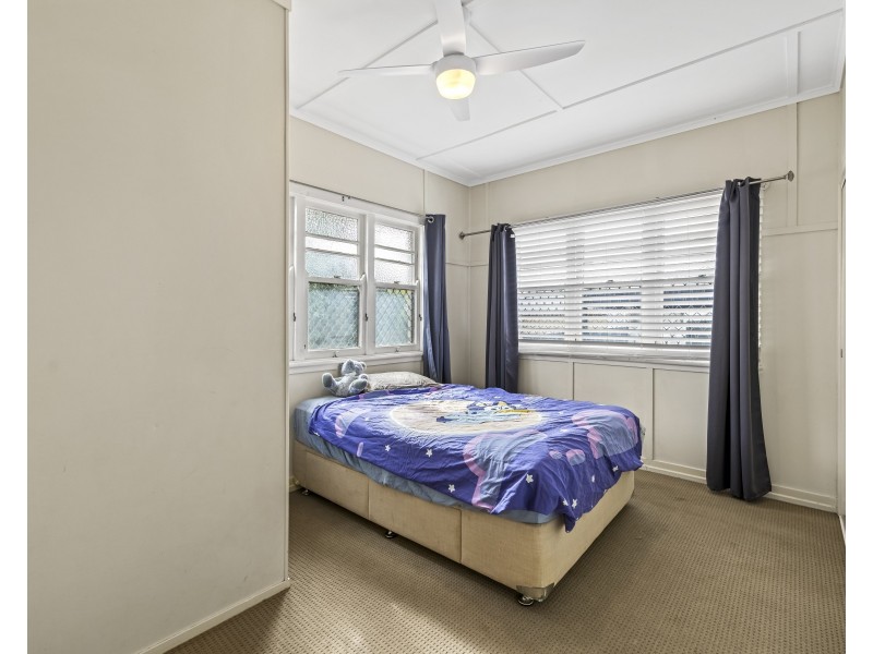 22 Hillview Avenue, Newtown QLD 4350