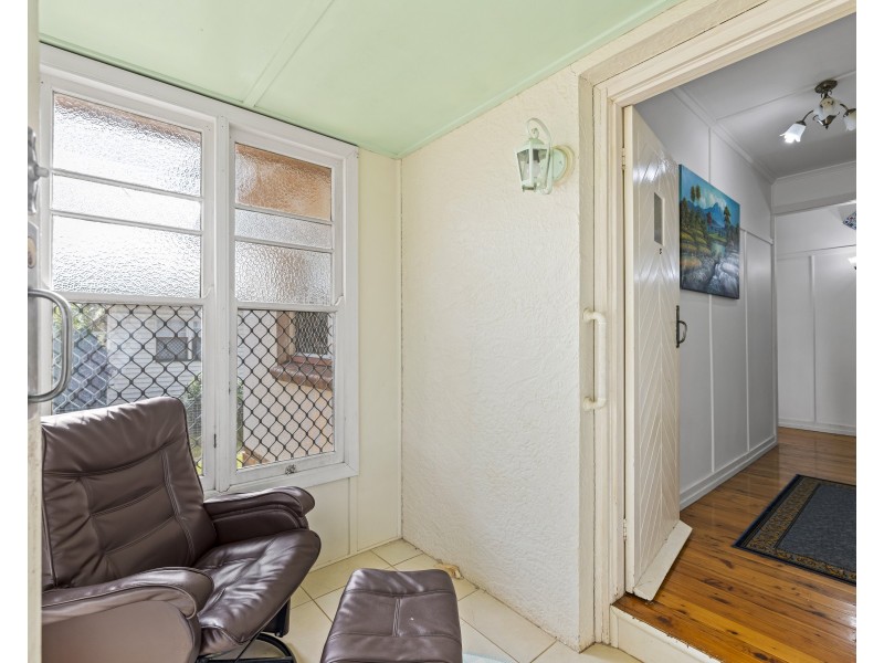 22 Hillview Avenue, Newtown QLD 4350