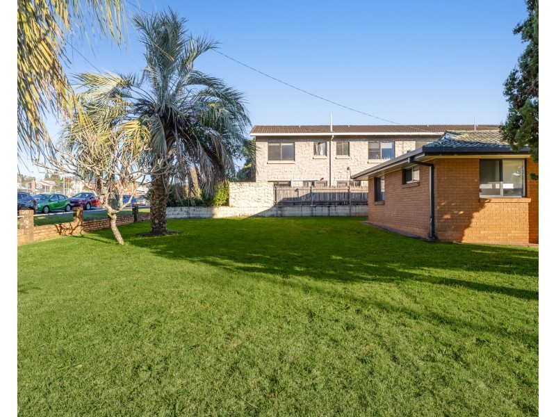 101 West Street, Newtown QLD 4350